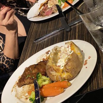 Luke's On Front - 10/2023 wonderful service, thank you Sofia!! - New American Near Me - Temecula, California
