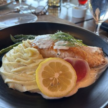 Seven Sisters - Atlantic Salmon - Cocktail Bars Near Me - Tuolumne, California