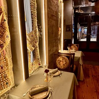 The History Restaurant - Table for 2 people near entrance and bar - Georgian Near Me - New York, New York