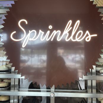 Sprinkles Newport Beach - Inside - Bakeries Near Me - Newport Beach, California Sprinkles Newport Beach - Inside - Bakeries Near Me - Newport Beach, California