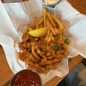 Ivar's Acres of Clams - Fried clams & fries combo. A generous portion! - Seafood Near Me - Seattle, Washington