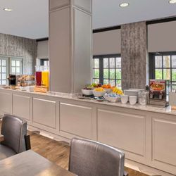 Embassy Suites by Hilton Bethesda Washington DC - Breakfast Area