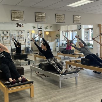Westport Pilates - Group Reformer Class - Pilates Near Me - Westport, Connecticut Westport Pilates - Group Reformer Class - Pilates Near Me - Westport, Connecticut