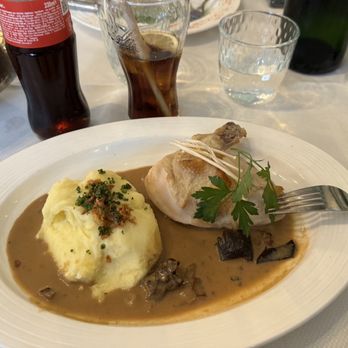 Bouillon Racine - Chicken supreme - French Near Me - Paris, 75