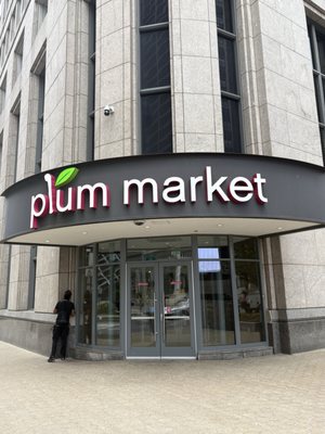 Plum Market – Ally Detroit Center by null