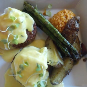 Backstreet Cafe - Crab Cakes Benedict - New American Near Me - Houston, Texas