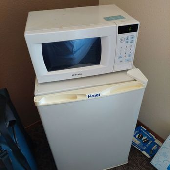Country Inn - Fridge door was hard to open due to the door rubbing on the carpet. - Hotels Near Me - Libby, Montana Country Inn - Fridge door was hard to open due to the door rubbing on the carpet. - Hotels Near Me - Libby, Montana