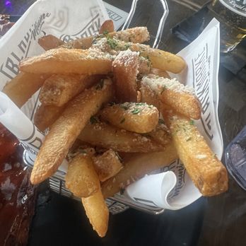 Black Market - Bayside - Truffle fries - Sports Bars Near Me - Miami, Florida Black Market - Bayside - Truffle fries - Sports Bars Near Me - Miami, Florida