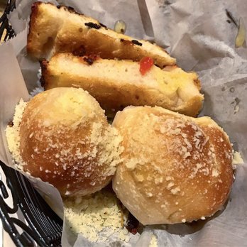 O Sole Mio - Bread Basket, garlic knots are fantastic! - Pizza Near Me - Stony Brook, New York O Sole Mio - Bread Basket, garlic knots are fantastic! - Pizza Near Me - Stony Brook, New York
