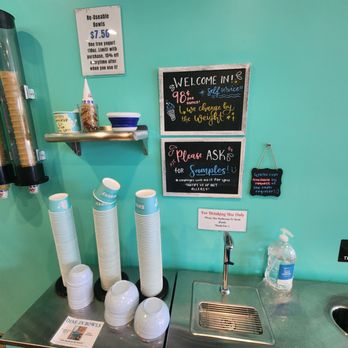 Easy Breezy Frozen Yogurt - Serving station - Ice Cream & Frozen Yogurt Near Me - Walnut Creek, California Easy Breezy Frozen Yogurt - Serving station - Ice Cream & Frozen Yogurt Near Me - Walnut Creek, California