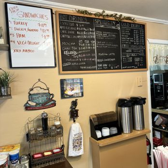 Paradise Mountain Coffee - Coffee & Tea Near Me - Crestline, California Paradise Mountain Coffee - Coffee & Tea Near Me - Crestline, California