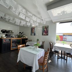 Exclusive Cocina Mexicana - Cute little place, feels elegant.  You can tell the owner has a distinguished eye for detail.