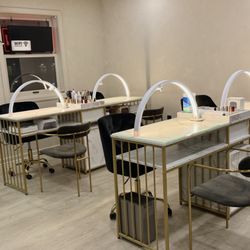 Aura Nails - Interior view