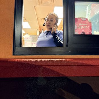 Popeyes Louisiana Kitchen - The worst employee to have ever lived - Fast Food Near Me - Dublin, California Popeyes Louisiana Kitchen - The worst employee to have ever lived - Fast Food Near Me - Dublin, California