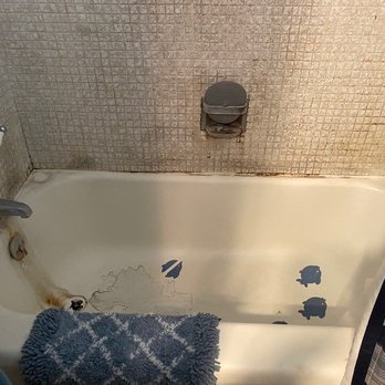 Trucor Construction - Old Dingy Bathroom - General Contractors Near Me - Huntington Beach, California Trucor Construction - Old Dingy Bathroom - General Contractors Near Me - Huntington Beach, California