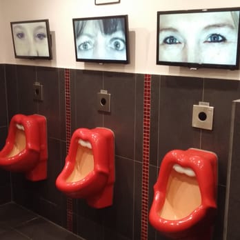 The Racing House - Männertoilette - International Near Me - Schaafheim, HE