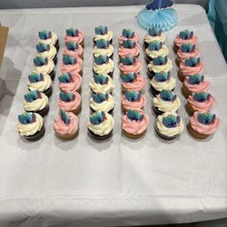 Orlando's Fully Baked - Banana strawberry and chocolate maple cupcakes