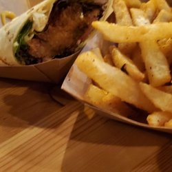 Howlers & Growlers - Falafel big disappointment..weird consistency..lacking the crunchy outside.
