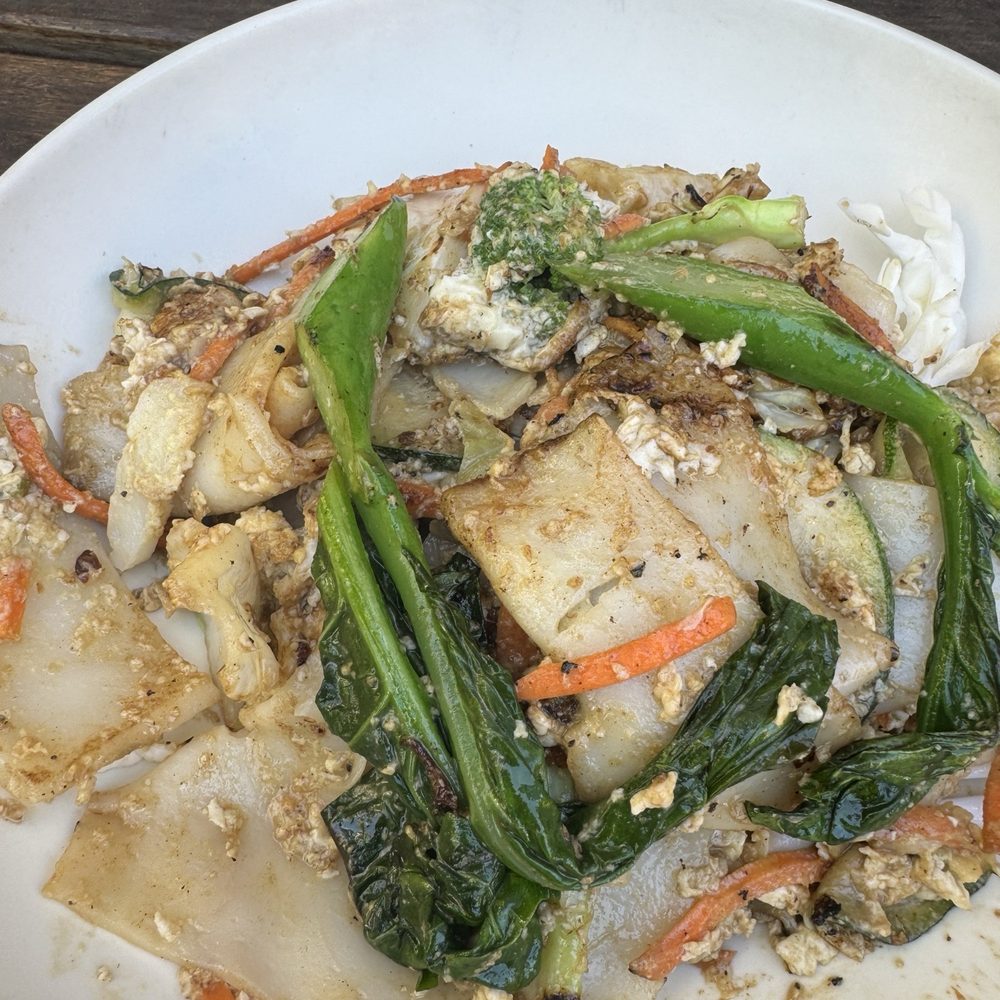 Thai Mee Up - Pad see ew - veggie - Food Trucks Near Me - Kihei, Hawaii Thai Mee Up - Pad see ew - veggie - Food Trucks Near Me - Kihei, Hawaii