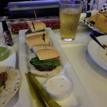 Foxiis Restaurant & Bar - sliders - American Near Me - Murphy, Texas