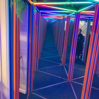 Lost Planet's - Mirror Maze - Amusement Parks Near Me - Virginia Beach, Virginia