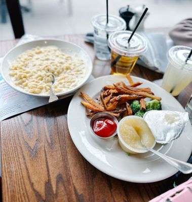 Burtons Grill & Bar by null