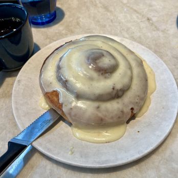 Avec River North - orange brown butter glazed cinnamon roll - Mediterranean Near Me - Chicago, Illinois