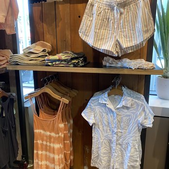 Billabong - Men's Clothing Near Me - Universal Cty, California Billabong - Men's Clothing Near Me - Universal Cty, California