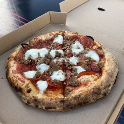 Re Di Roma Wood Fired Pizza Food Truck
