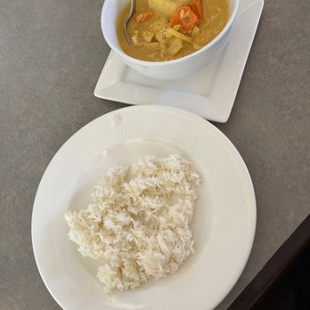 Phuket Thai Restaurant - Yellow Curry with chicken and Jasmine Rice - Thai Near Me - Redondo Beach, California