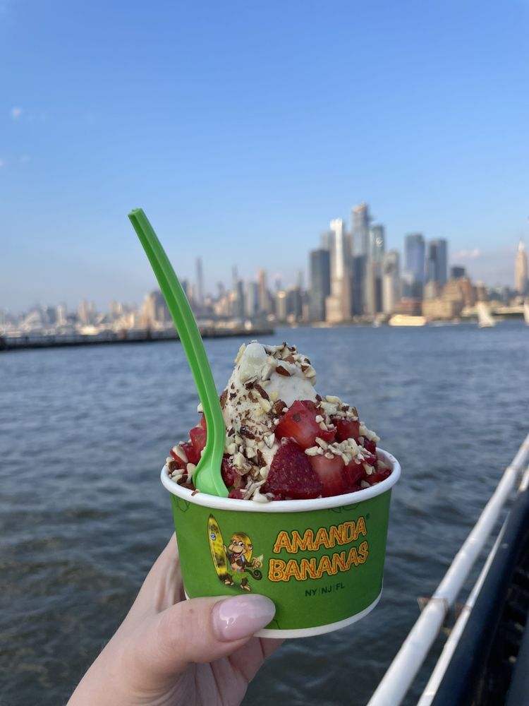 AMANDA BANANAS Updated September 2024 75 Photos & 51 Reviews Pier