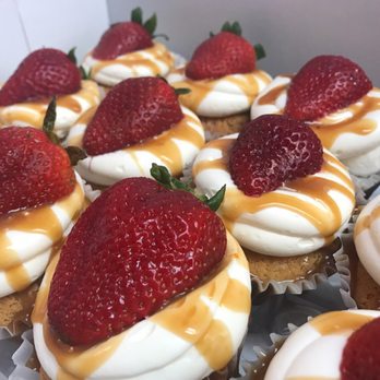 Cupprimo - Tres Leches Full Size Cupcake - Coffee & Tea Near Me - Austin, Texas