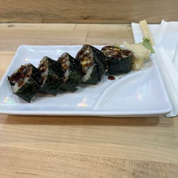 Daigo Handroll Bar - Eel Avocado - Sushi Bars Near Me - Brooklyn, New York