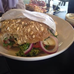 Wayne's Coffee - Sandwich med avokado!