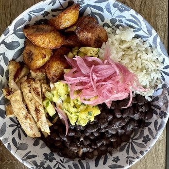 Califas Greens - Cuban bowl with Chicken Cuban Bowl - Latin American Near Me - Berkeley, California Califas Greens - Cuban bowl with Chicken Cuban Bowl - Latin American Near Me - Berkeley, California
