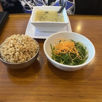 Tee-Jay Thai Sushi - Miso soup, brown rice and seaweed salad - Sushi Bars Near Me - Fort Lauderdale, Florida Tee-Jay Thai Sushi - Miso soup, brown rice and seaweed salad - Sushi Bars Near Me - Fort Lauderdale, Florida