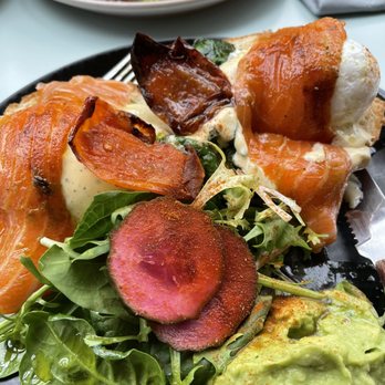 Republique of Coffee - Salmon eggs Benedict - Coffee & Tea Near Me - Paris, 75 Republique of Coffee - Salmon eggs Benedict - Coffee & Tea Near Me - Paris, 75