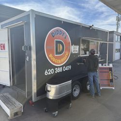 Dippys - Dippy's burger trailer