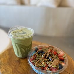 Sana Mana - Mint Matcha Smoothie and Antioxidant Berry Boost Açaí Bowl
