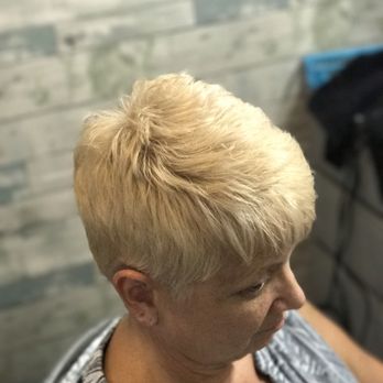 Creative Color Salon - Beautiful blonde with a fresh cut - Hair Stylists Near Me - Madison, Alabama Creative Color Salon - Beautiful blonde with a fresh cut - Hair Stylists Near Me - Madison, Alabama