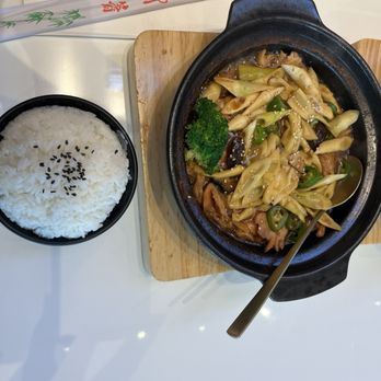 DX Braised Chicken Rice - Yellow Braised Chicken (Boneless) - Chinese Near Me - Cupertino, California DX Braised Chicken Rice - Yellow Braised Chicken (Boneless) - Chinese Near Me - Cupertino, California
