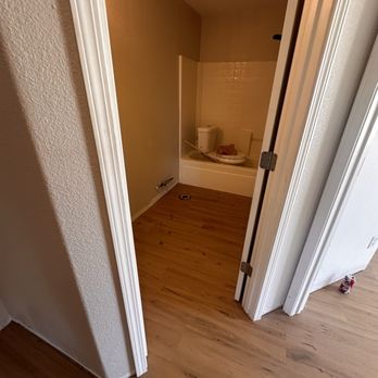 Pedro’s Flooring - Bathroom. - Flooring Near Me Pedro’s Flooring - Bathroom. - Flooring Near Me