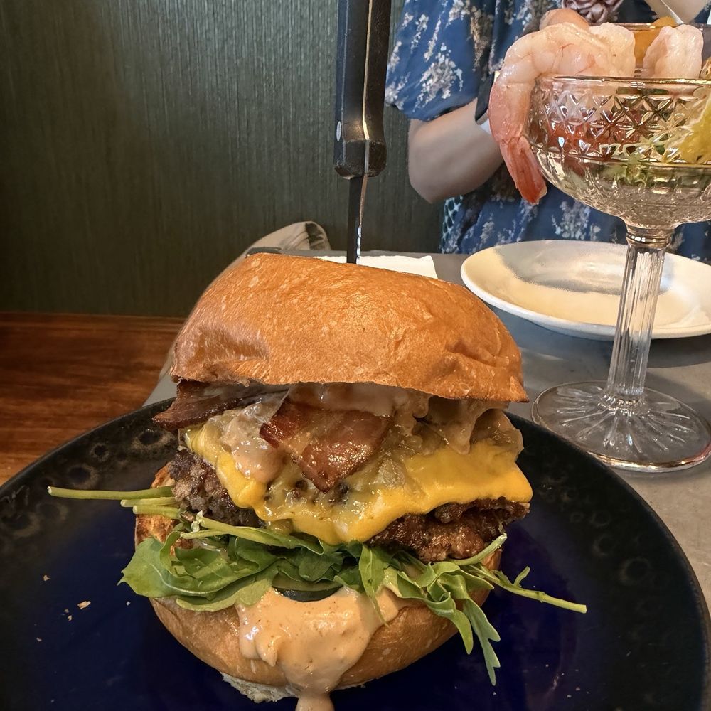 The Green Room - HH Golden Burger $12 (5/5) - Lounges Near Me - Sacramento, California The Green Room - HH Golden Burger $12 (5/5) - Lounges Near Me - Sacramento, California