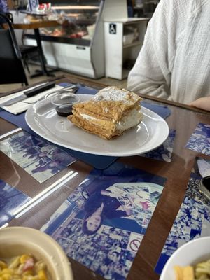Etzel Itzik Deli by null