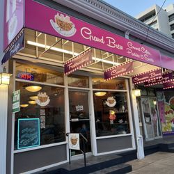 Grand Brew - Front view