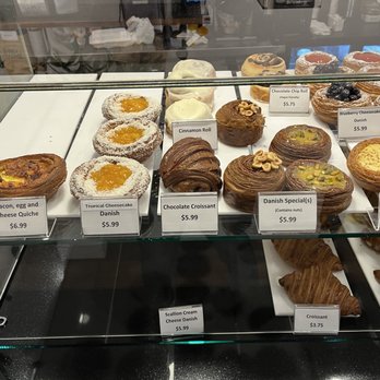 Petit Chou - Bakeries Near Me - New York, New York