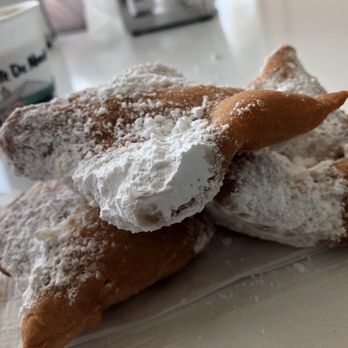 Cafe Du Monde - 3 Beignets - Coffee & Tea Near Me - Kenner, Louisiana