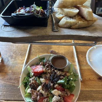 Basil Pizza & Wine Bar - Pizza Near Me - Perrysburg, Ohio Basil Pizza & Wine Bar - Pizza Near Me - Perrysburg, Ohio