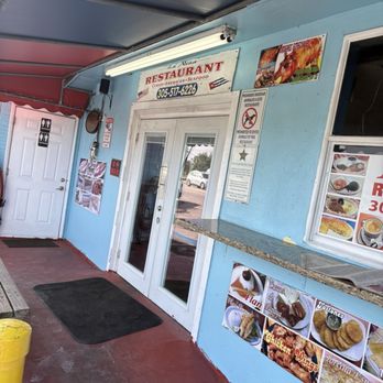 La Niña Restaurant - Cuban Near Me - Marathon, Florida
