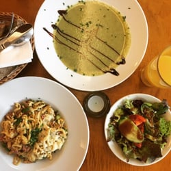 Feuerbach - Mittagessen! Spätzle für mich & ein Süppchen für die Begleitung. Lecker!